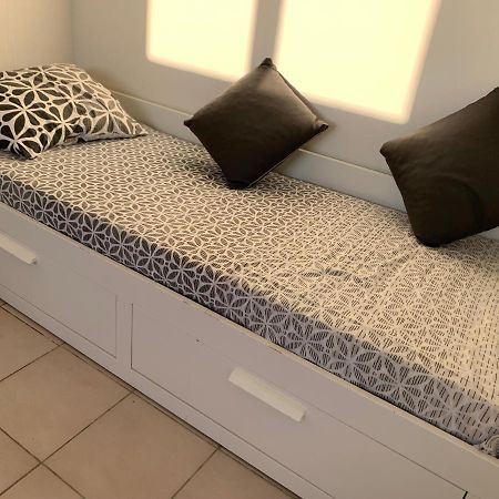 Chambre Tout Confort Saphir 1 A 3 P Dans Belle Maison Vaulx-en-Velin Exterior foto