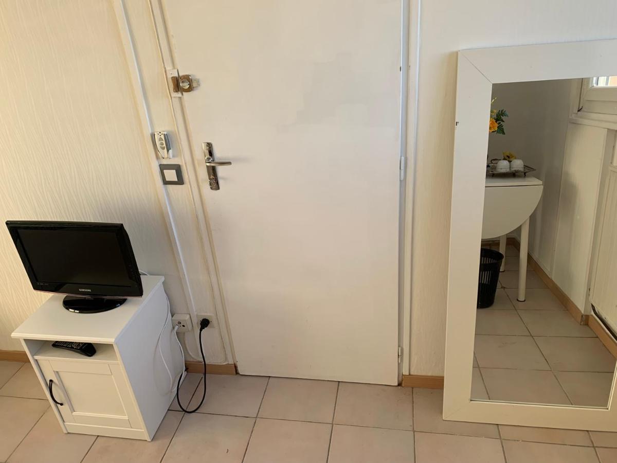 Chambre Tout Confort Saphir 1 A 3 P Dans Belle Maison Vaulx-en-Velin Exterior foto